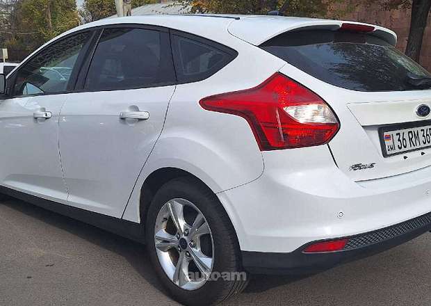 Ford Focus 2013 — լուսանկար 3