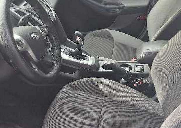 Ford Focus 2013 — լուսանկար 11