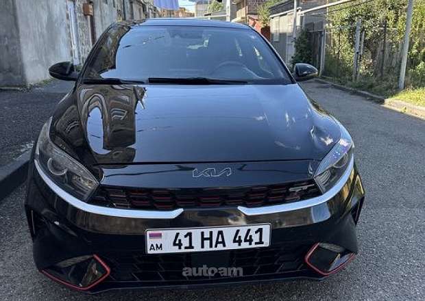Kia Forte 2023 — լուսանկար 1