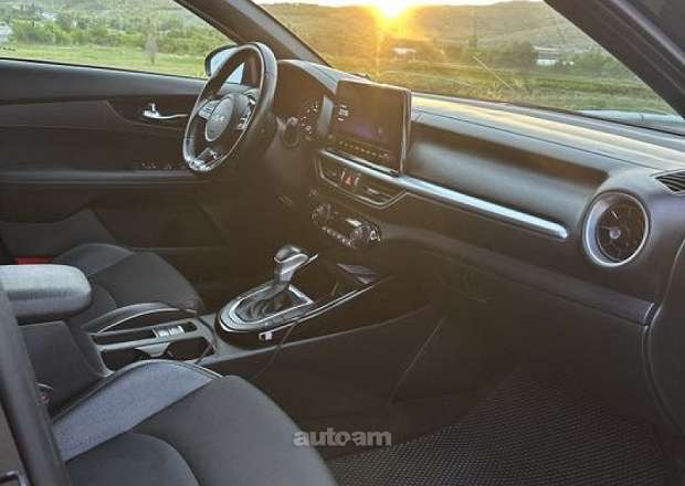 Kia Forte 2023 — լուսանկար 6