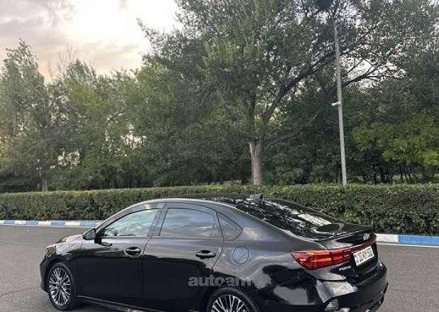 Kia Forte 2023 — լուսանկար 10