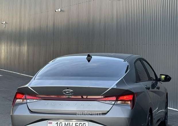 Hyundai Elantra 2022 — фото 4