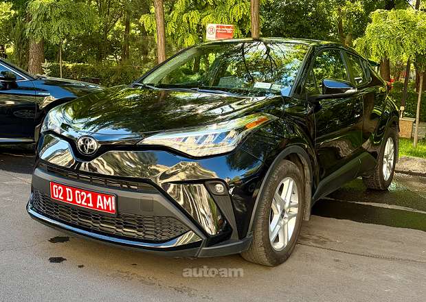 Toyota C-HR 2021 — фото 2