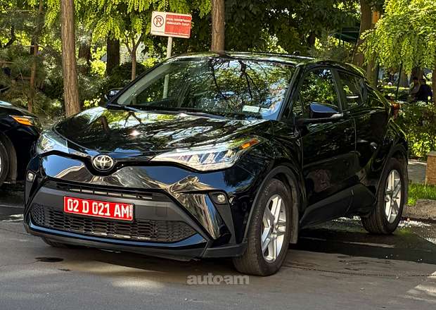 Toyota C-HR 2021 — фото 10