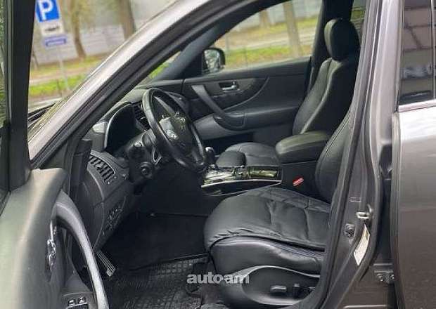Infiniti QX70 2017 — photo 14