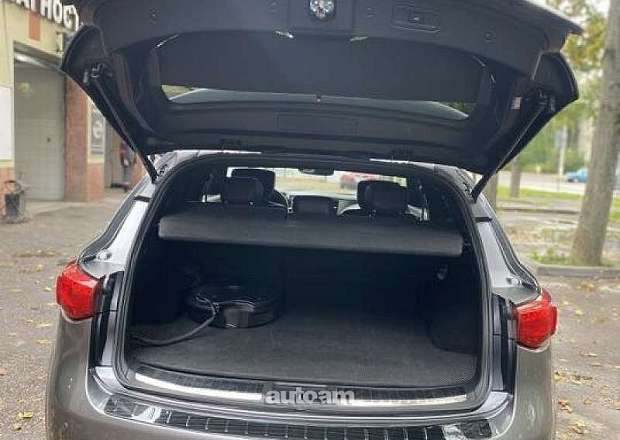 Infiniti QX70 2017 — photo 11