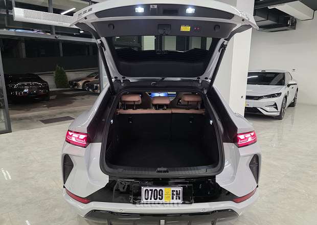 BYD Song  L