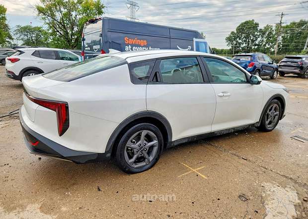 Kia K4