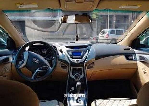 Hyundai Elantra 2011 — լուսանկար 4