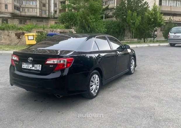 Toyota Camry 2013 — фото 4