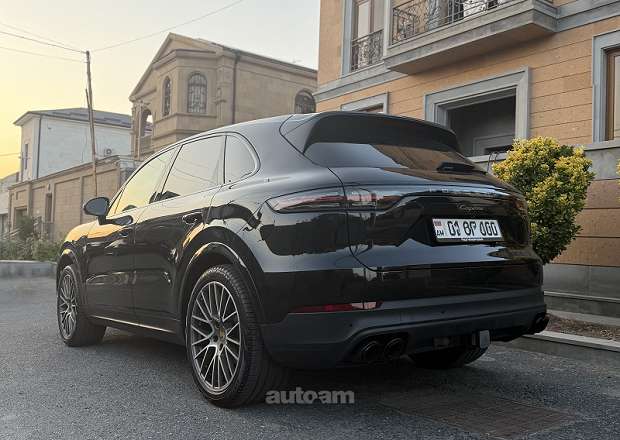 Porsche Cayenne 2023 — լուսանկար 2