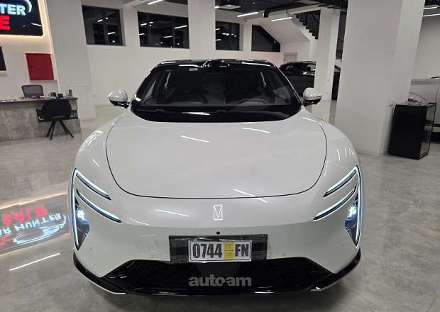 Avatr 06