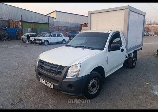 Isuzu D-Max 2009 — լուսանկար 3