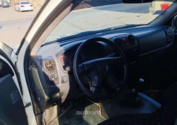 Isuzu D-Max 2009 — լուսանկար 4