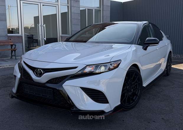 Toyota Camry 2021 — фото 1