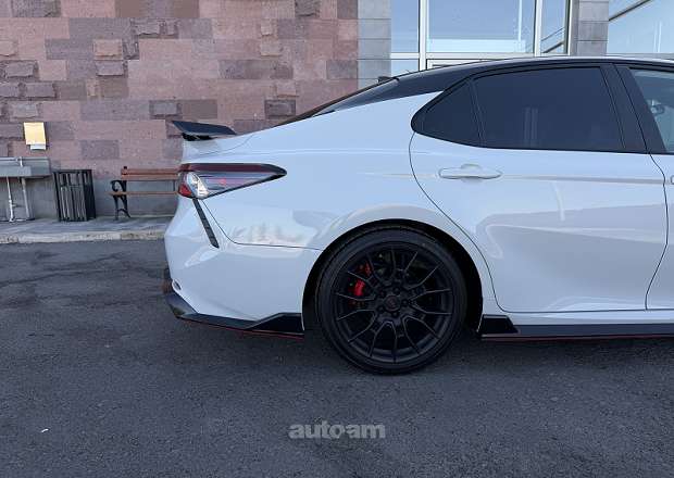 Toyota Camry 2021 — фото 10