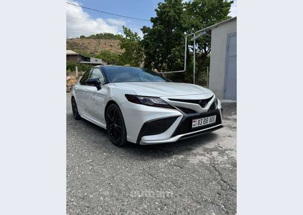 Toyota Camry 2022 — լուսանկար 1