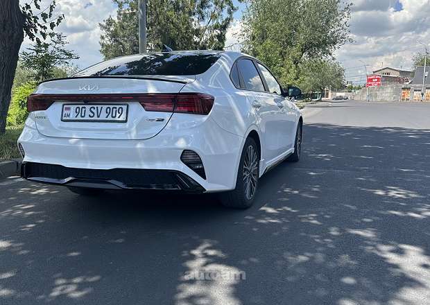 Kia Forte 2022 — լուսանկար 8