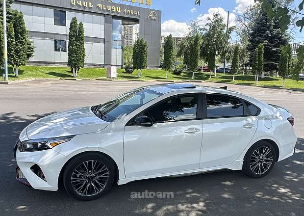 Kia Forte 2022 — լուսանկար 10
