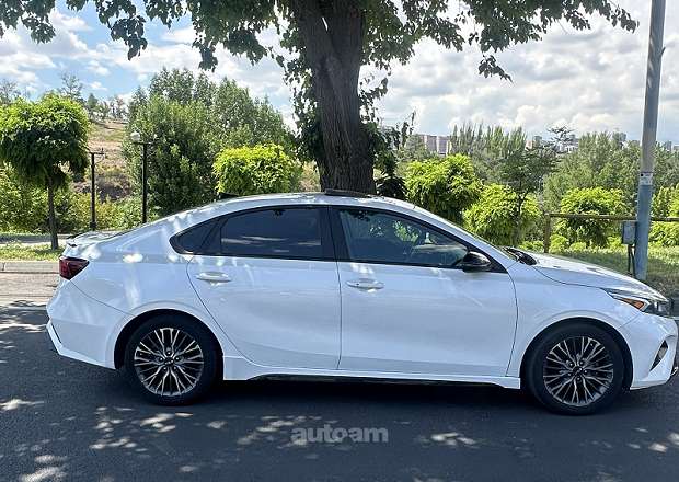 Kia Forte 2022 — լուսանկար 7