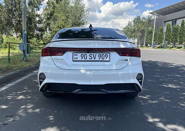 Kia Forte 2022 — լուսանկար 9