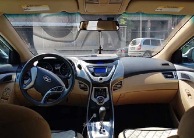 Hyundai Elantra 2011 — լուսանկար 1