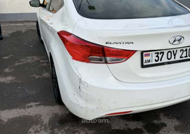 Hyundai Elantra 2011 — լուսանկար 4