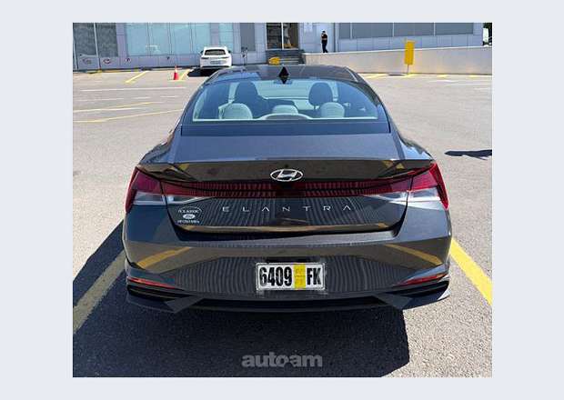 Hyundai Elantra 2022 — photo 11