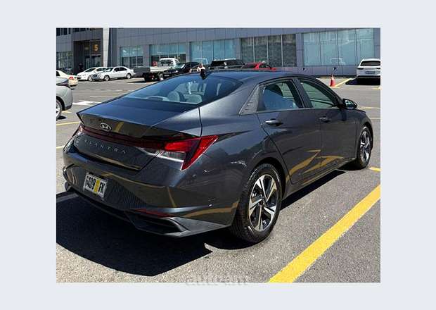 Hyundai Elantra 2022 — photo 10