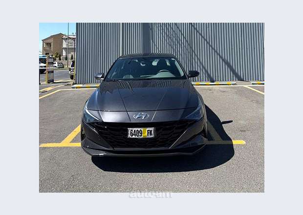 Hyundai Elantra 2022 — photo 2