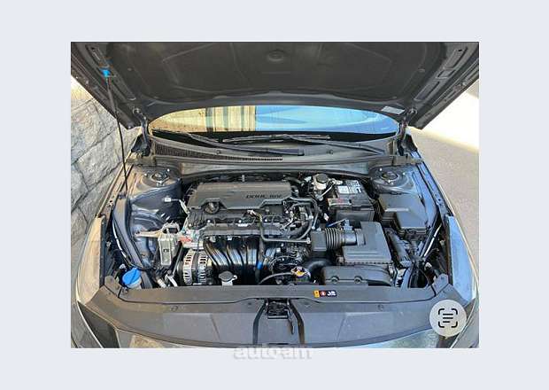 Hyundai Elantra 2022 — photo 8