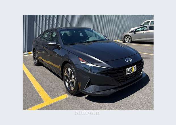 Hyundai Elantra 2022 — photo 1