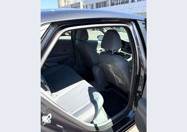 Hyundai Elantra 2022 — photo 5