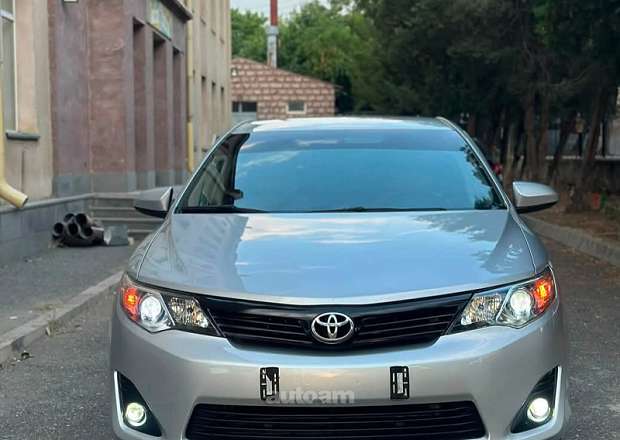 Toyota Camry 2012 — լուսանկար 2