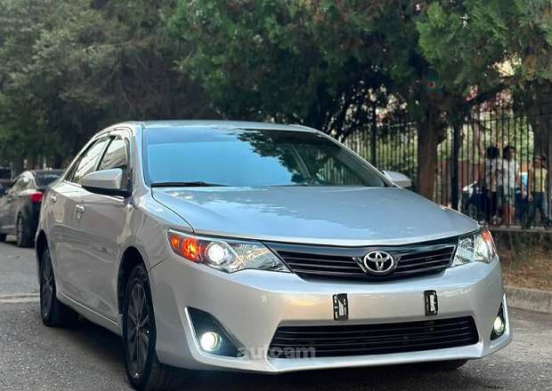 Toyota Camry 2012 — լուսանկար 3
