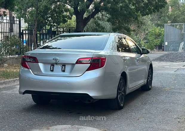 Toyota Camry 2012 — լուսանկար 8