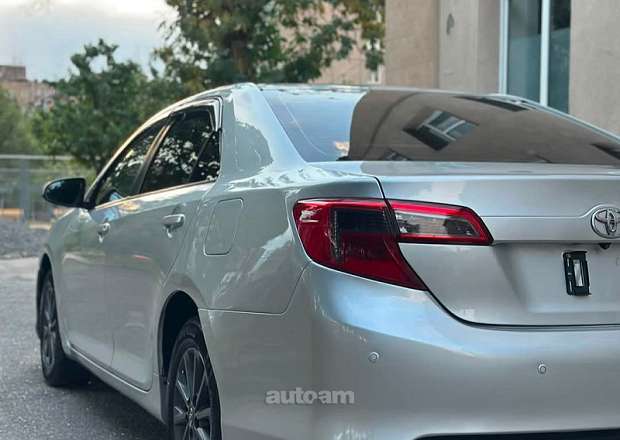 Toyota Camry 2012 — լուսանկար 7