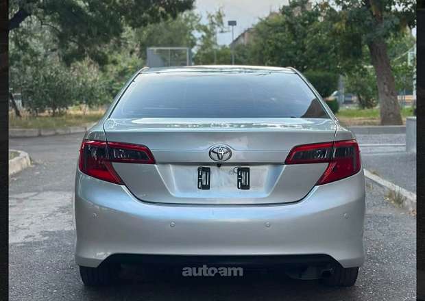 Toyota Camry 2012 — լուսանկար 6