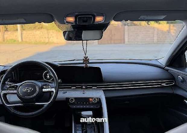Hyundai Elantra 2022 — լուսանկար 7