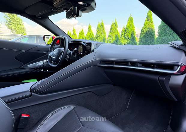 Chevrolet Corvette 2022 — լուսանկար 11