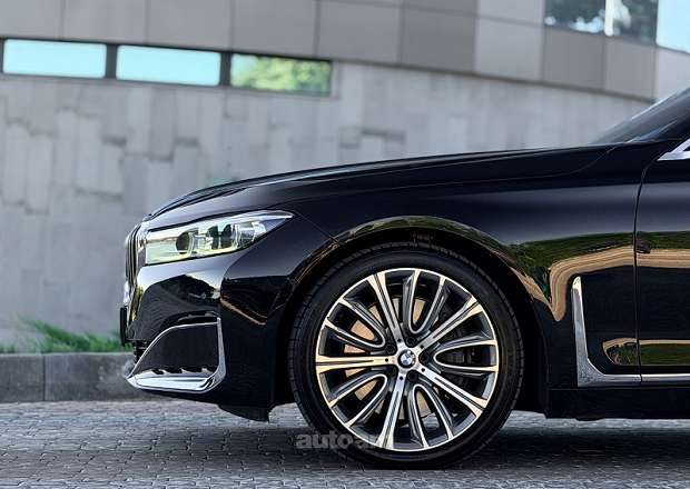 BMW 750 2019 — լուսանկար 14