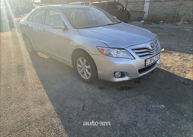 Toyota Camry 2011 — լուսանկար 1