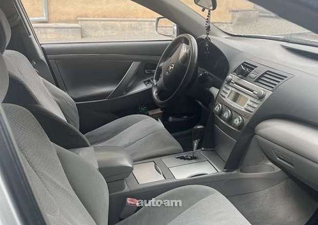 Toyota Camry 2011 — լուսանկար 3