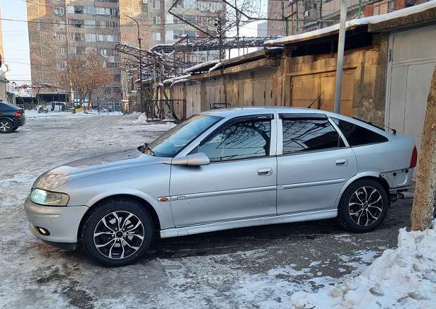 Opel Vectra B 2001 — լուսանկար 1
