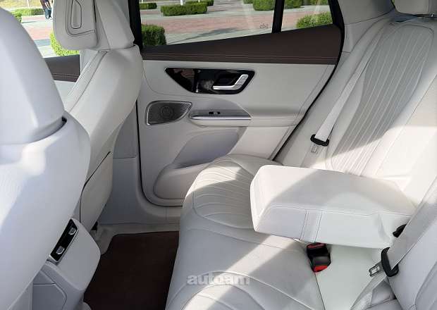 Mercedes-Benz EQE SUV 2023 — լուսանկար 12