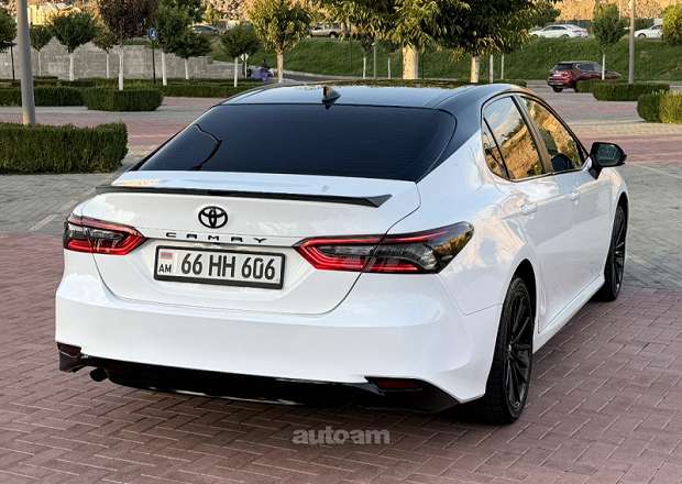 Toyota Camry 2022 — photo 5