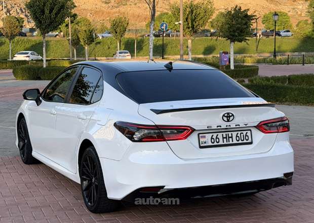 Toyota Camry 2022 — photo 4