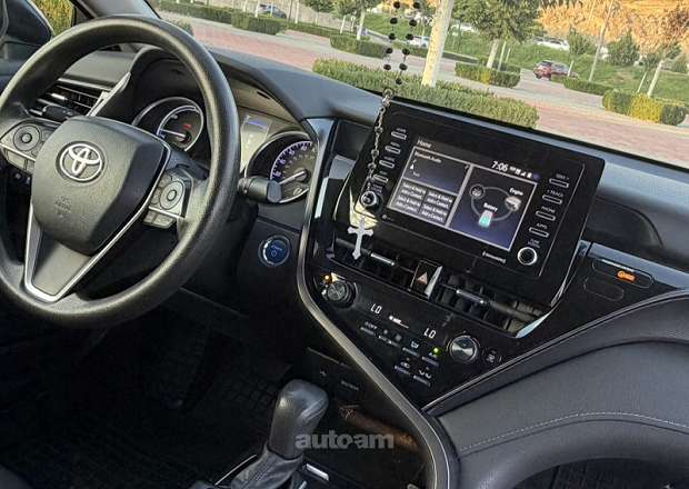Toyota Camry 2022 — photo 3
