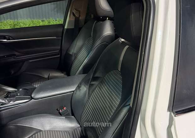 Toyota Camry 2018 — լուսանկար 8