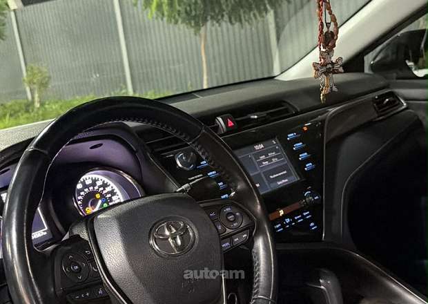 Toyota Camry 2018 — լուսանկար 7